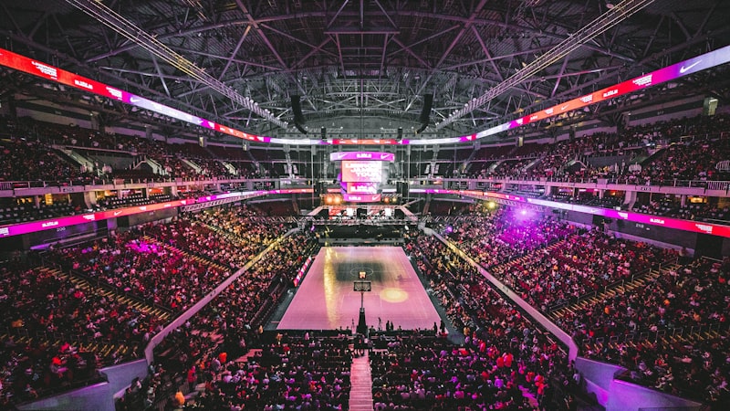 NBA篮球比赛全场回放高清截图，雄鹿队对阵太阳队总决赛